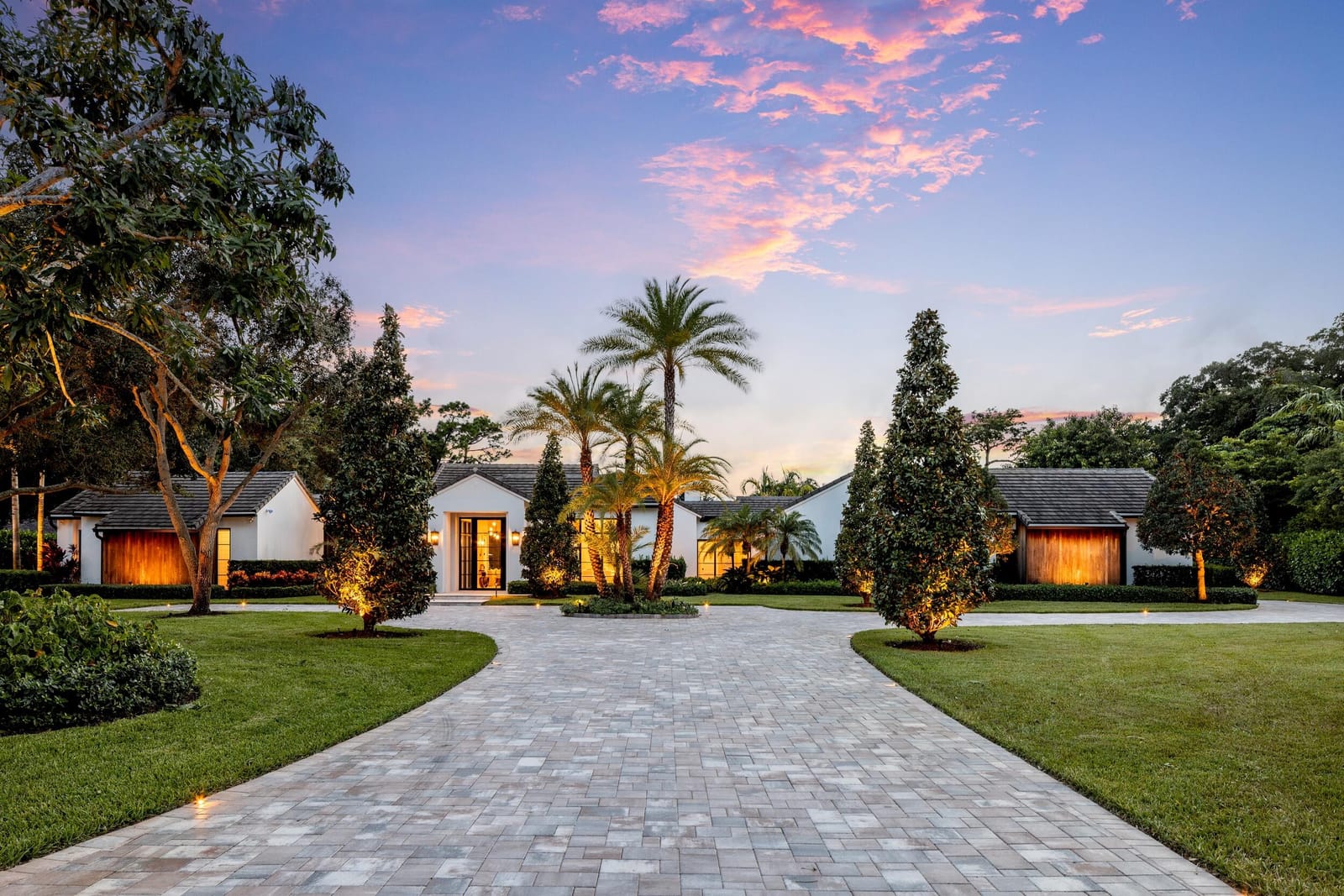 9 Country Road W, Village of Golf, FL 33436