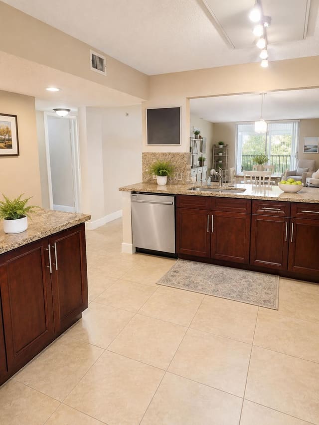 5574 Witney Drive 206, Delray Beach, FL 33484