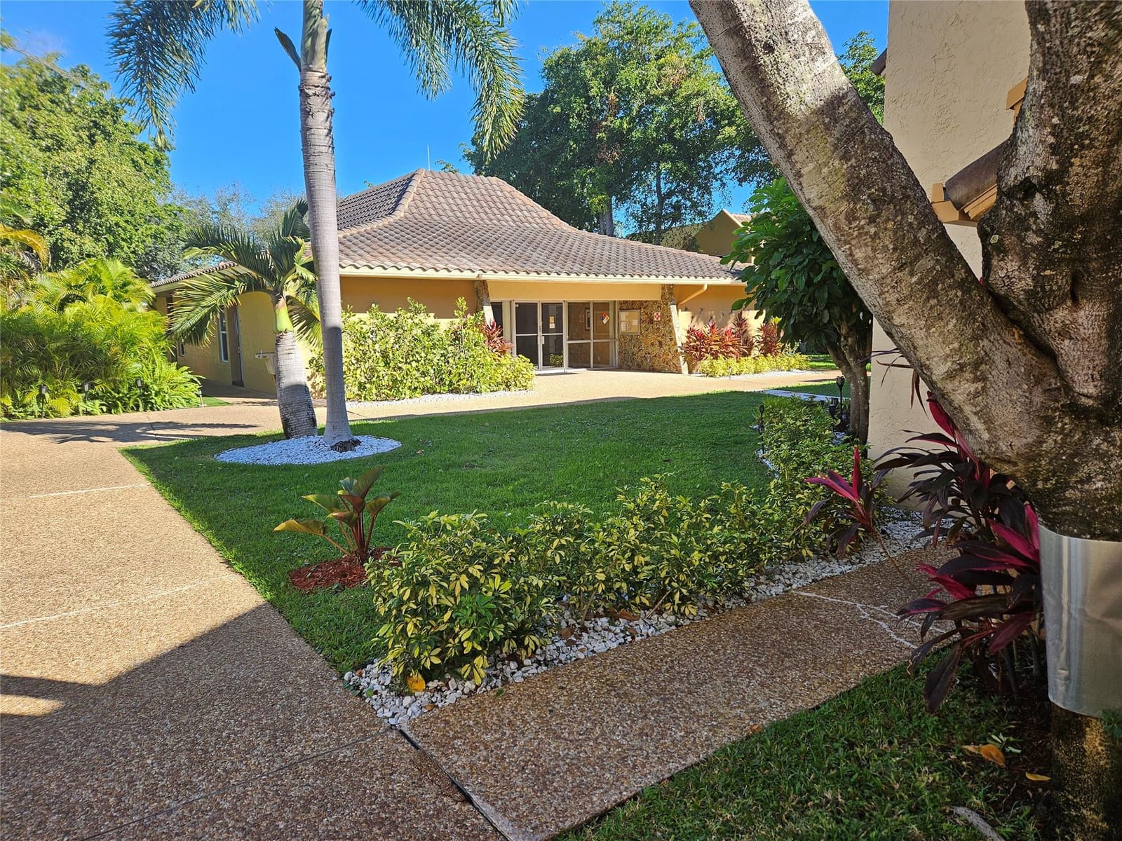959 SE 2ND Avenue 117, Deerfield Beach, FL 33441