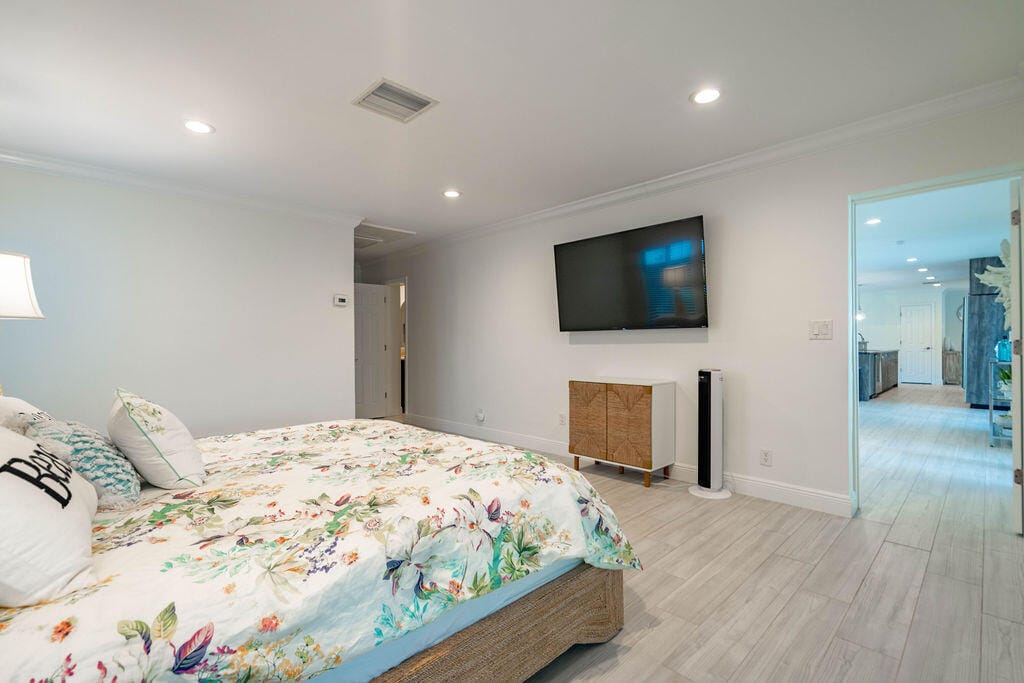 2401 NE 33RD Street — photo 12