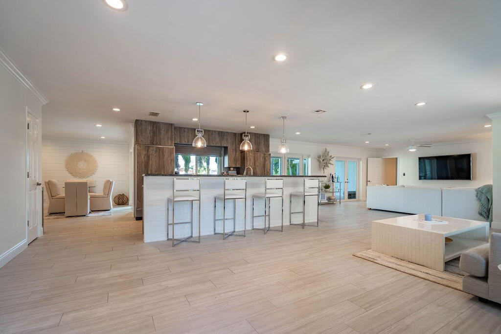 2401 NE 33RD Street — photo 4