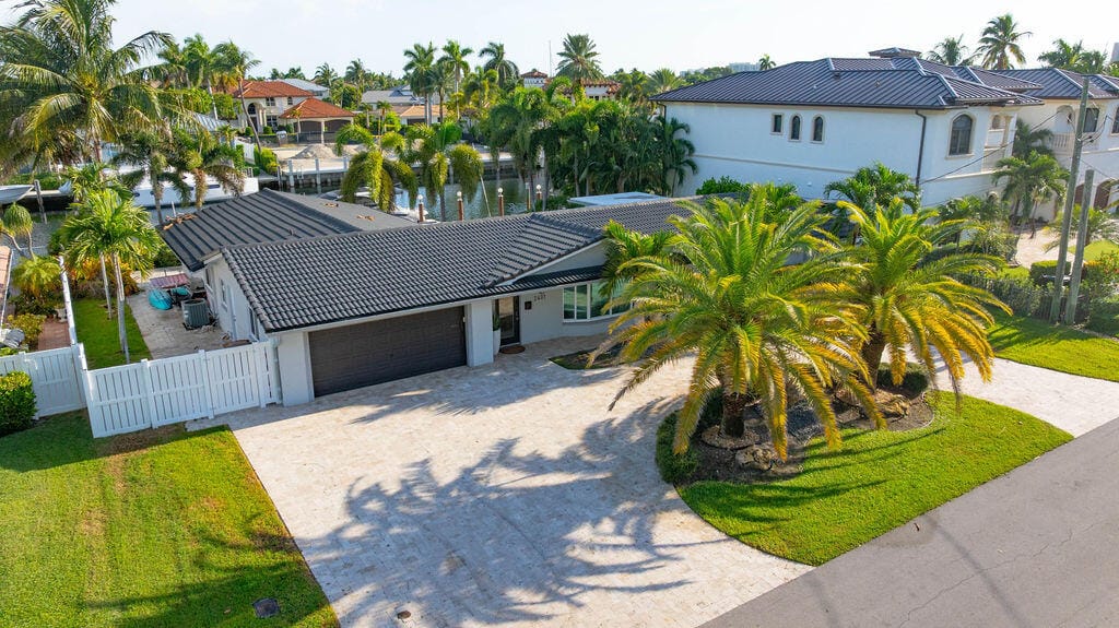 2401 NE 33RD Street, Lighthouse Point, FL 33064