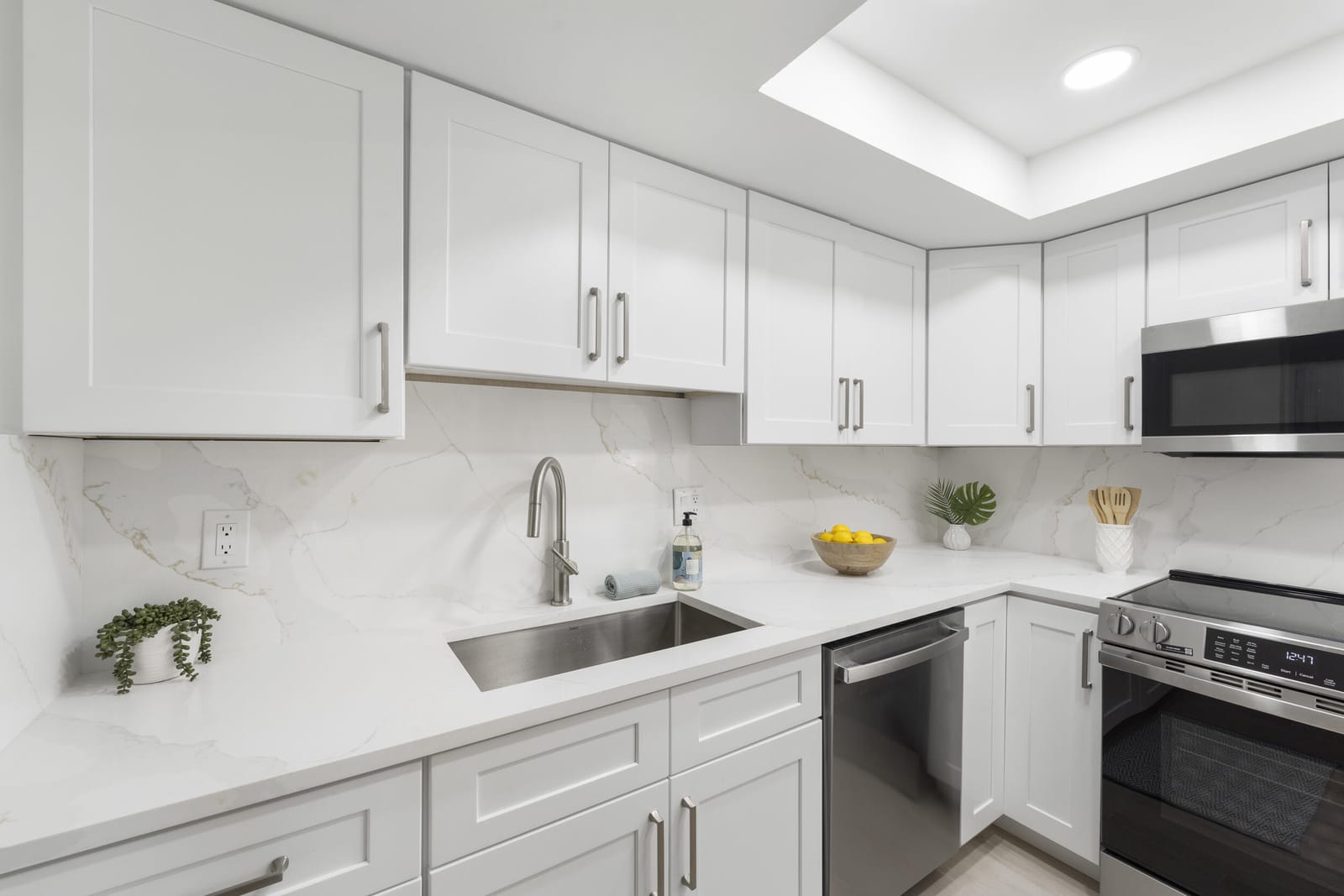 450 SW South River Drive 104 — photo 12