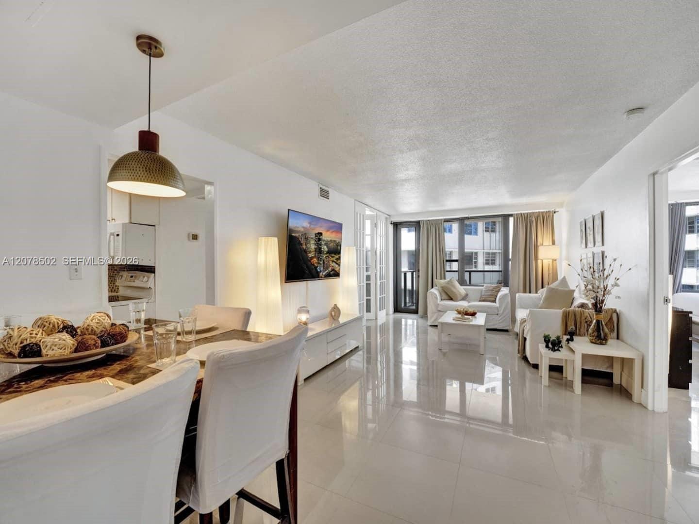 5225 Collins Avenue 1516 — photo 5