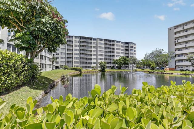 1770 NE 191st Street 401-1, Miami, FL 33179