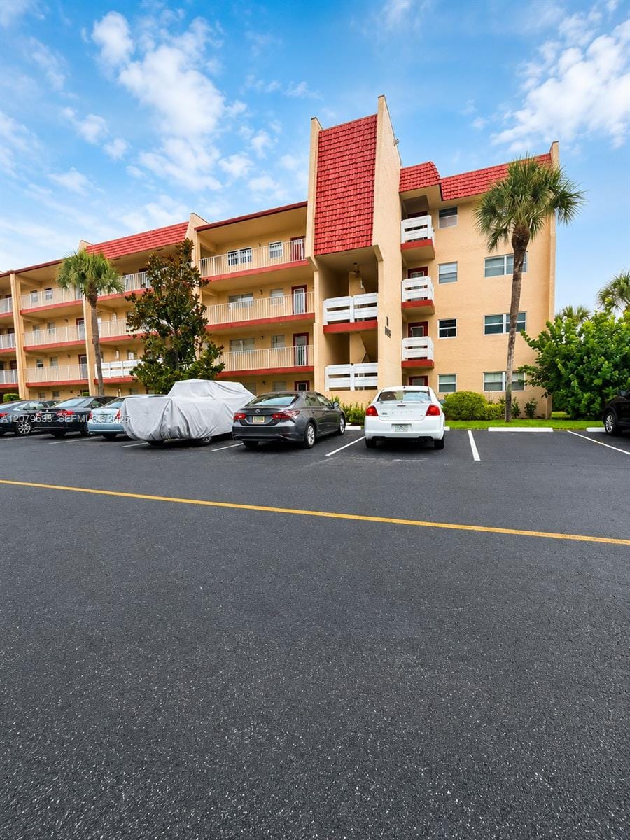 1035 Country Club Drive 408, Margate, FL 33063