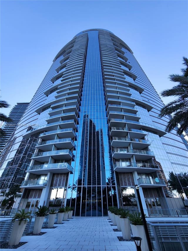 851 NE 1st Avenue 3801, Paramount Miami Worldcent, Miami, FL