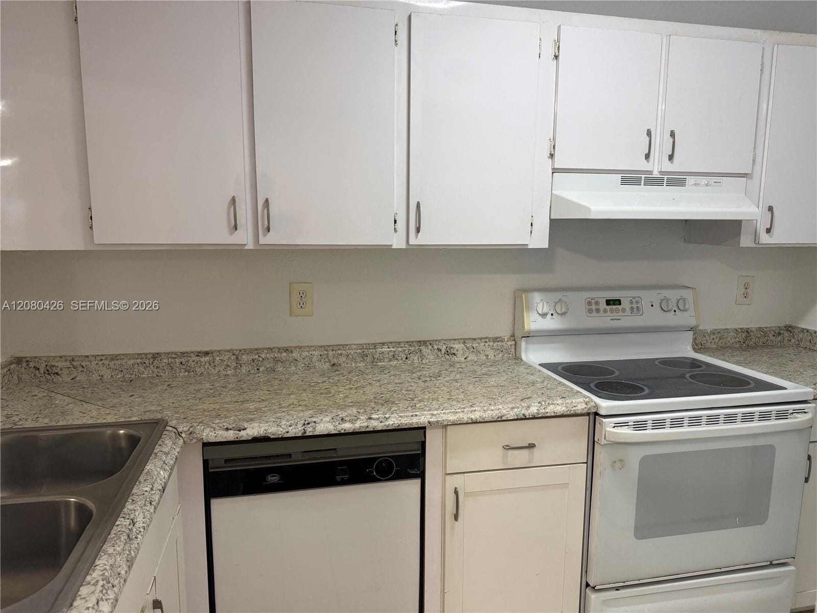 838 Twin Lakes Drive 19-E — photo 7