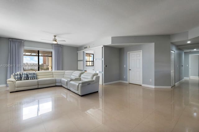 8390 SW 72nd Avenue 612, Miami, FL 33143