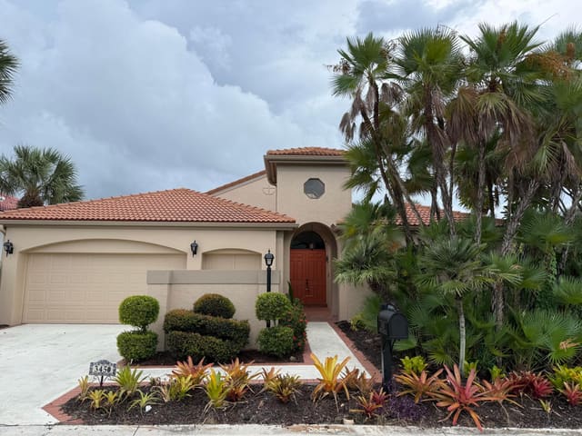 3450 LANTERN BAY Drive, sold in Jonathans Landing (Southporte One), Jupiter, FL