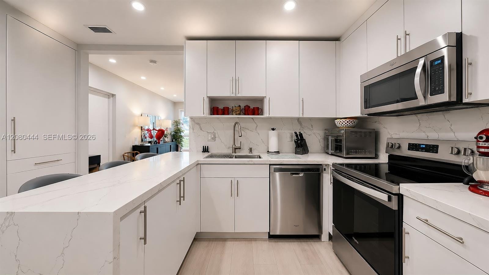 6 Carmona Avenue — photo 11