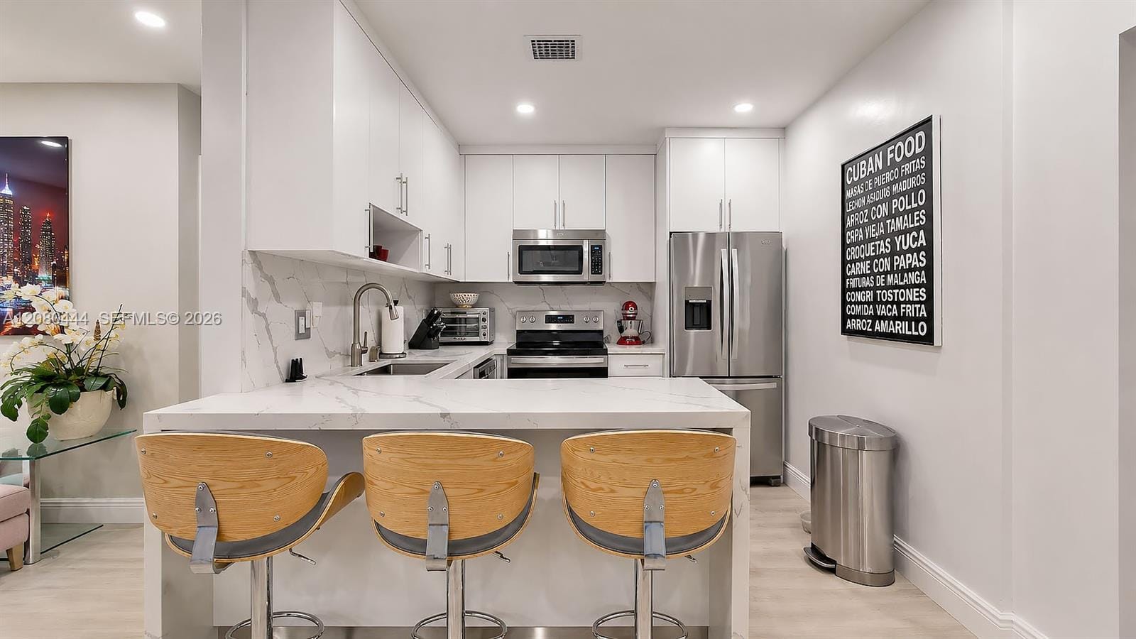 6 Carmona Avenue — photo 8