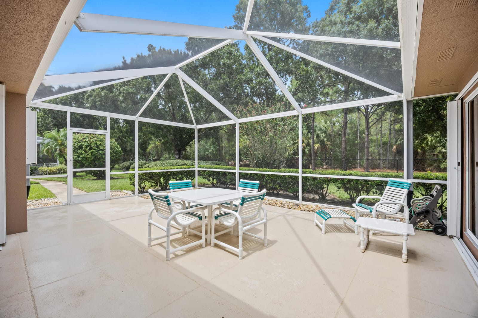 1242 NW Sun Terrace Circle 12A — photo 3