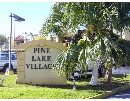 8881 Fontainebleau Boulevard 302, Miami, FL 33172 photo 1