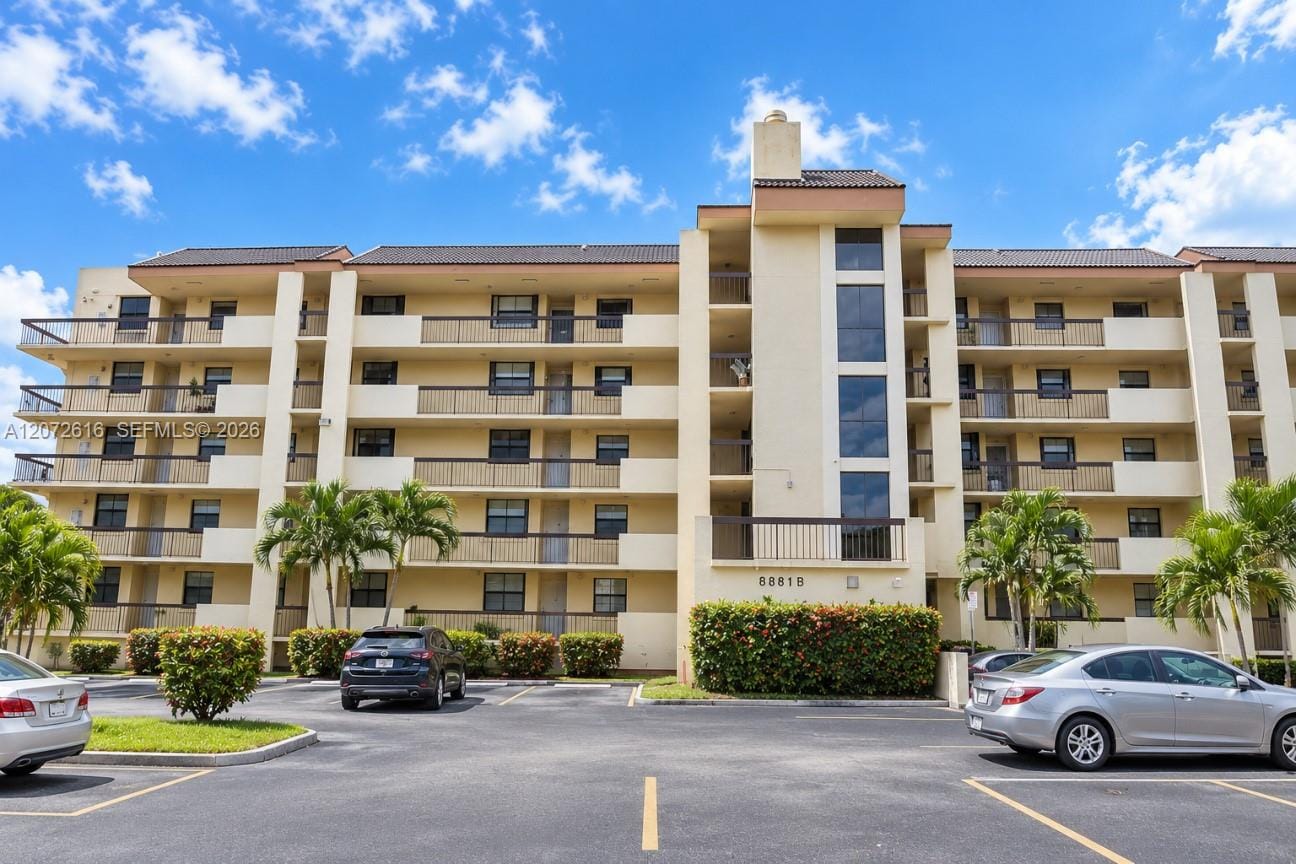 8881 Fontainebleau Boulevard 302, Miami, FL 33172 photo 2