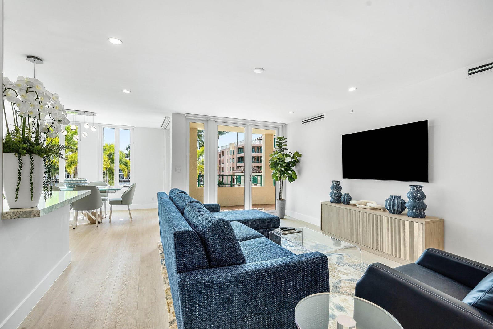 120 SE 5th Avenue 319 — photo 1