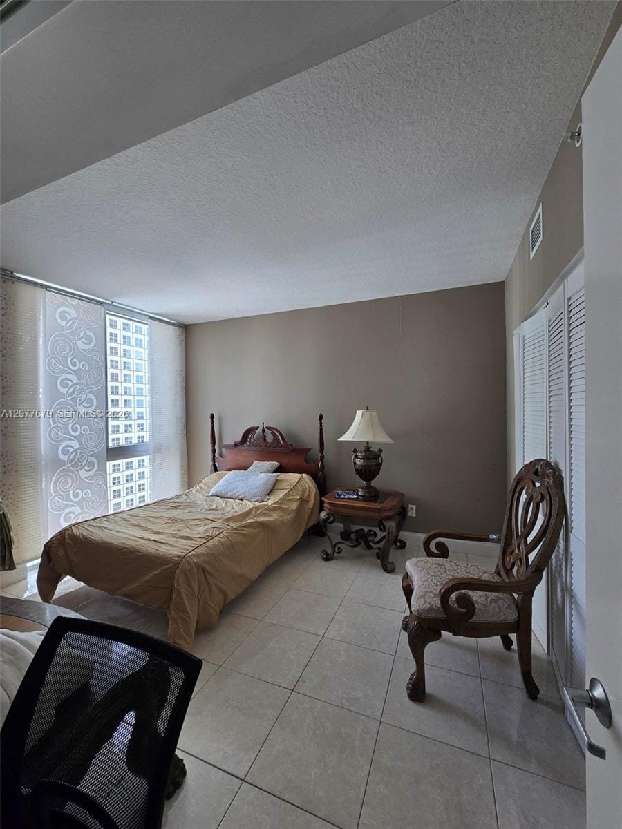 325 S Biscayne Boulevard 3115 — photo 11