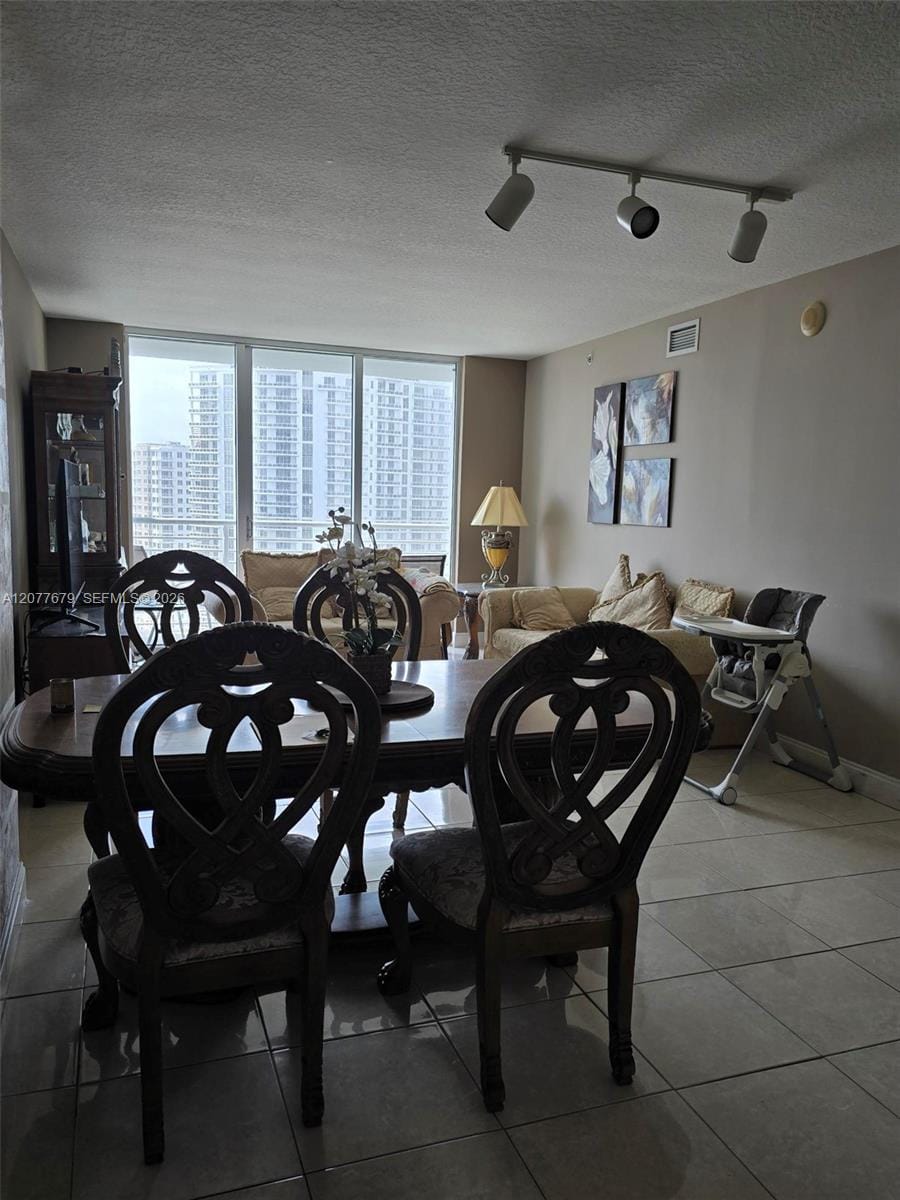 325 S Biscayne Boulevard 3115 — photo 7