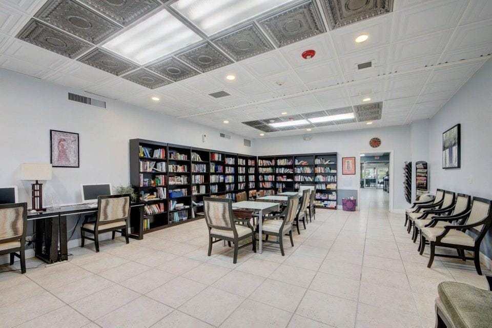 120 Lake Meryl Drive 220 — photo 10