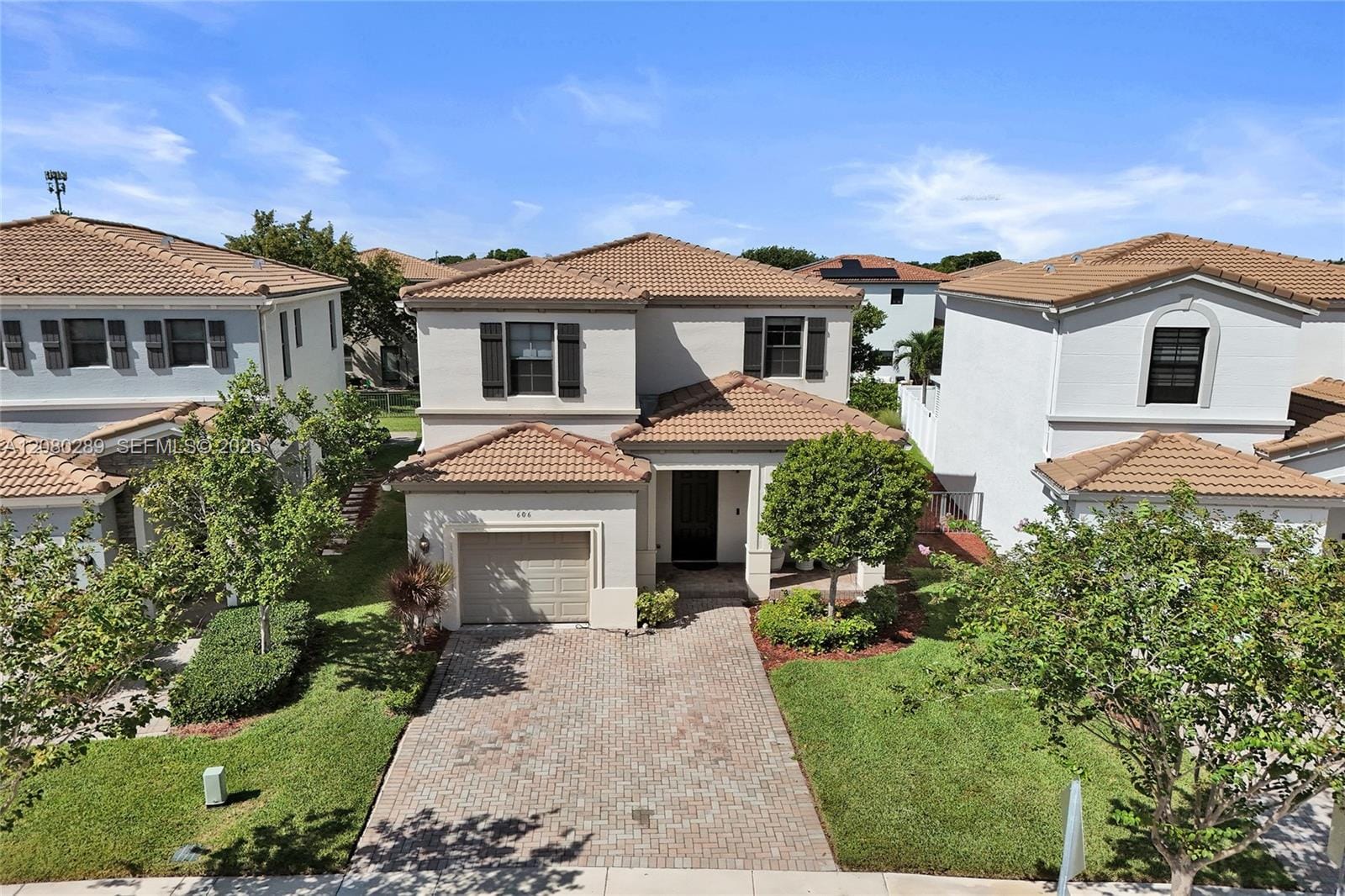 606 NE 191st Terrace, Miami, FL 33179 photo 23