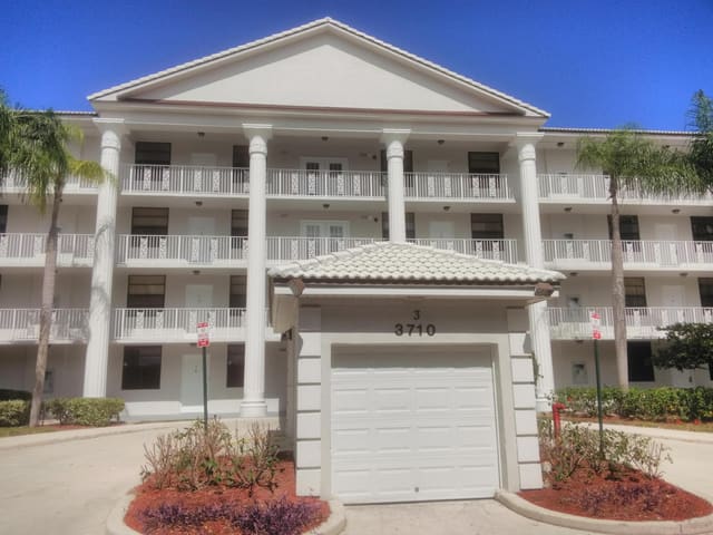3710 Whitehall Drive 103, West Palm Beach, FL 33401