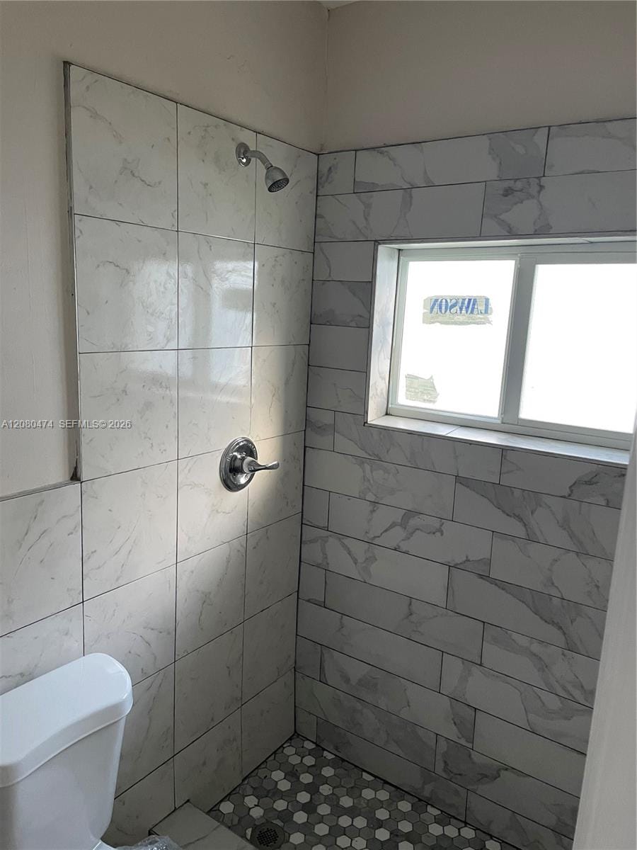 8321 NE Miami Court 4 — photo 2