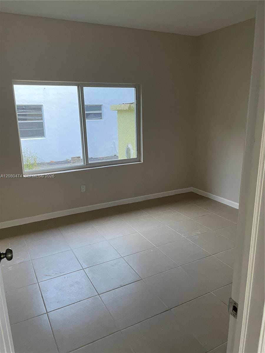 8321 NE Miami Court 4 — photo 4