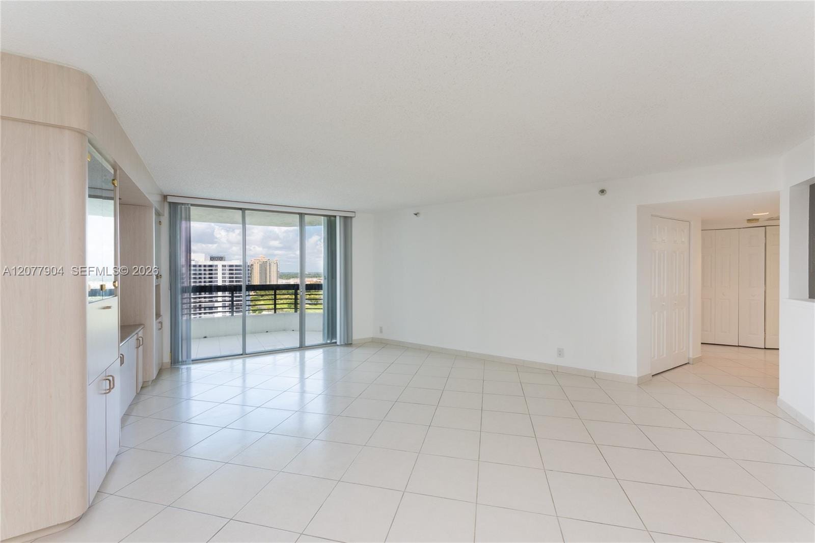 3500 Mystic Pointe Drive 2202 — photo 7