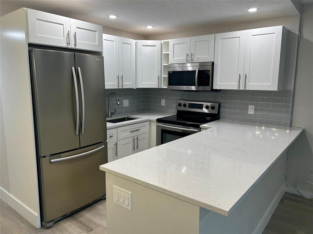 423 MARKHAM T 423 — photo 2