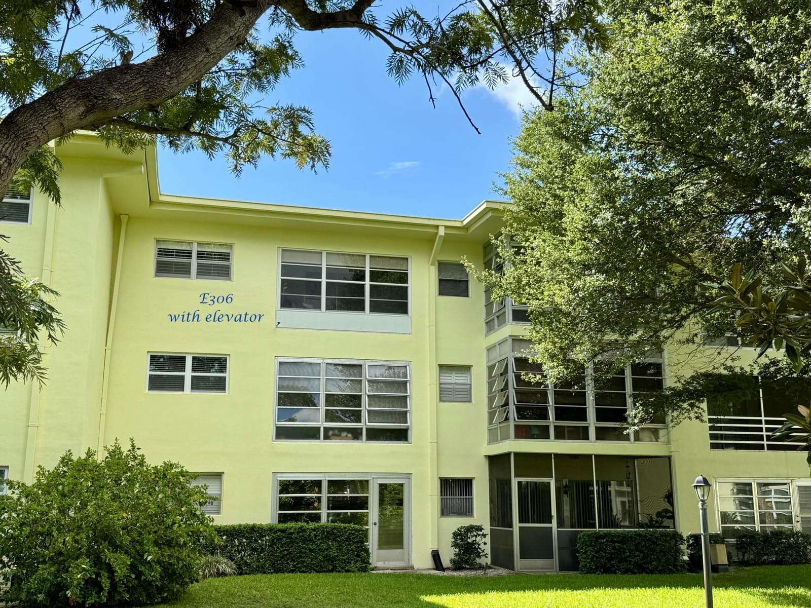1100 PONCE DE LEON Circle E306, Vero Beach, FL 32960