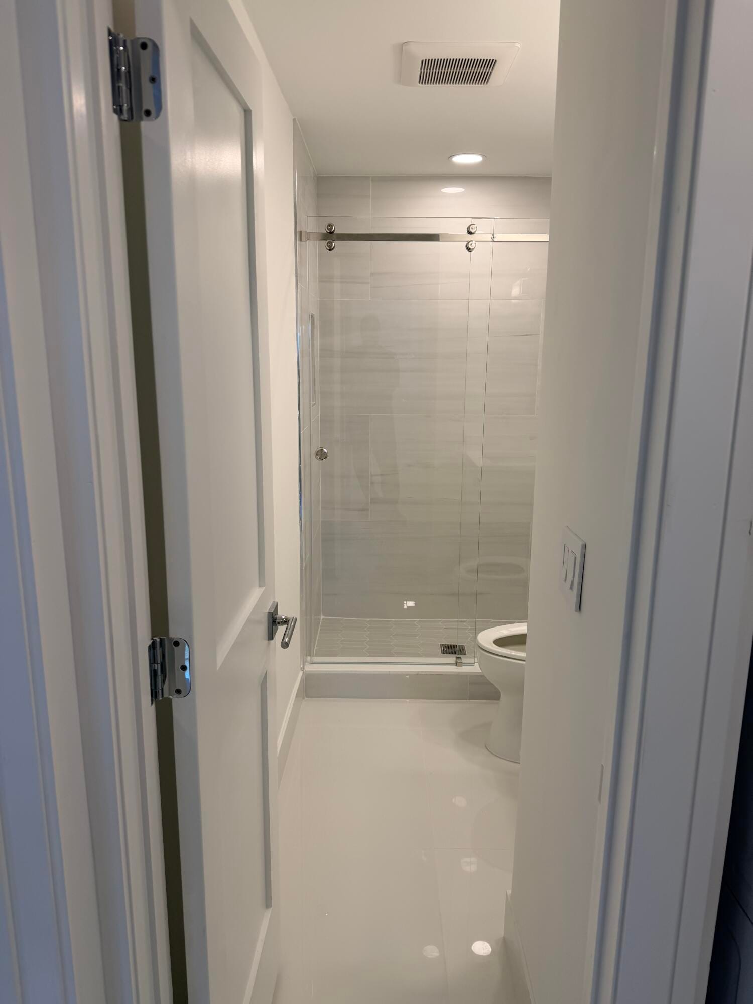 6439 BAY CLUB Drive 1 — photo 9