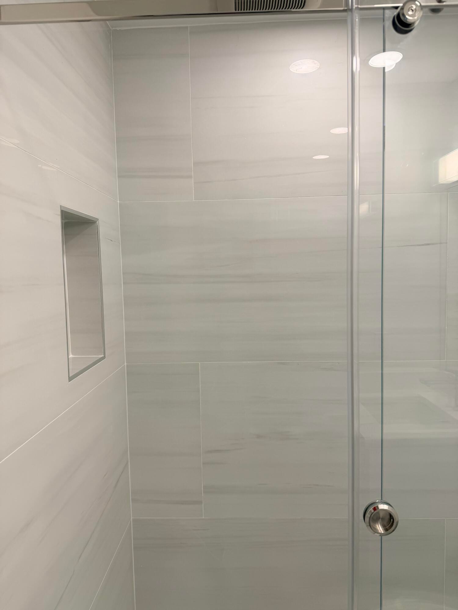 6439 BAY CLUB Drive 1 — photo 10