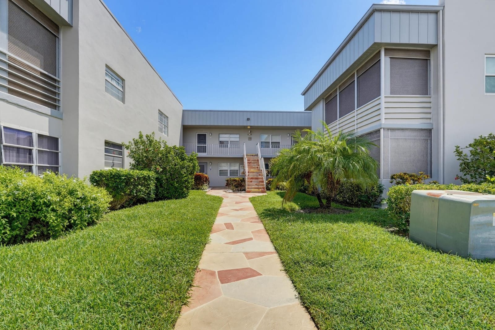 299 FLANDERS G Drive G, Delray Beach, FL 33484 photo 15