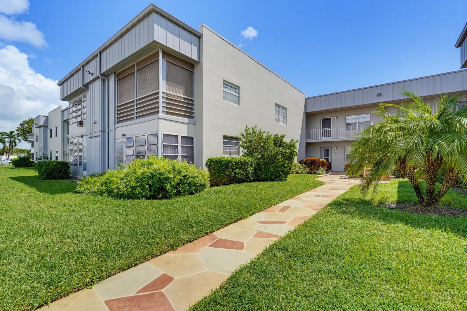 299 FLANDERS G Drive G, Delray Beach, FL 33484 photo 16