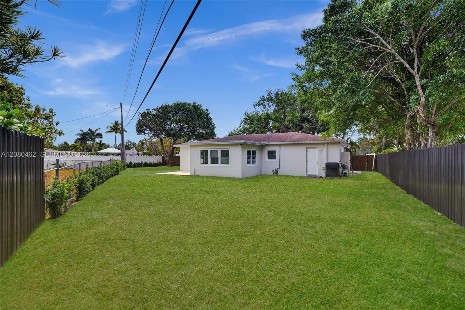 2125 Alamanda Drive — photo 12