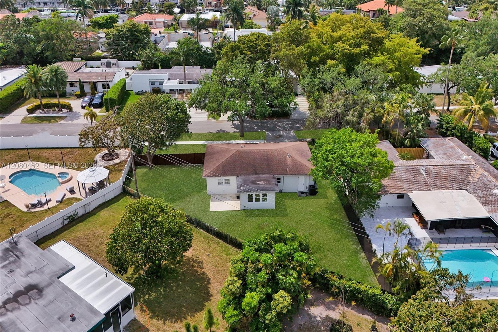 2125 Alamanda Drive — photo 3
