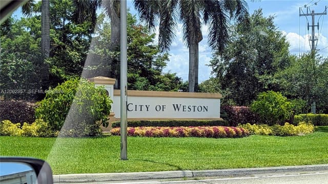 2231 N Cordoba Bend, Weston, FL 33327