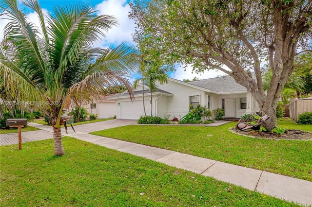 216 SE 9th Street, Dania Beach, FL 33004
