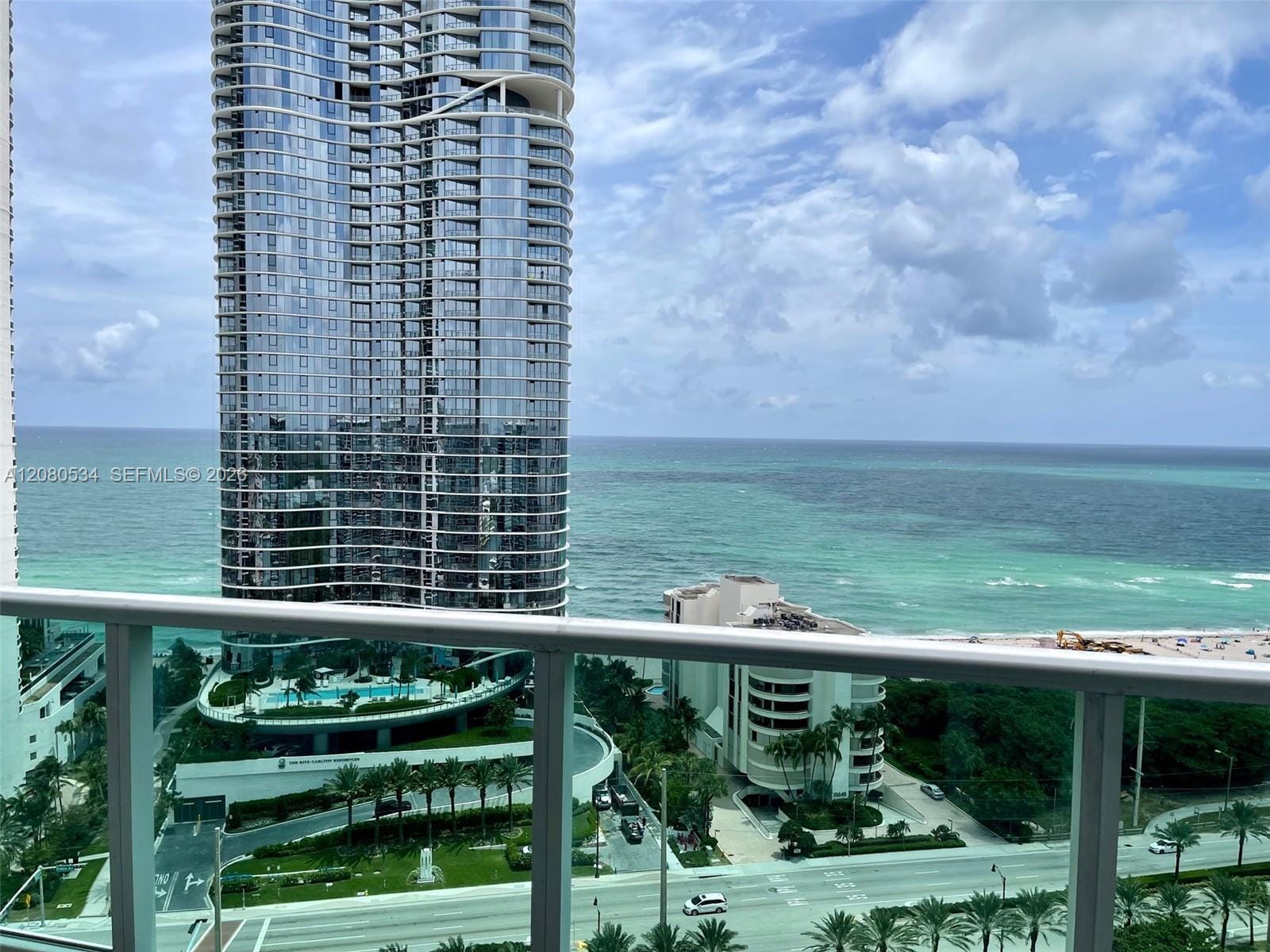 100 Bayview Drive PH08