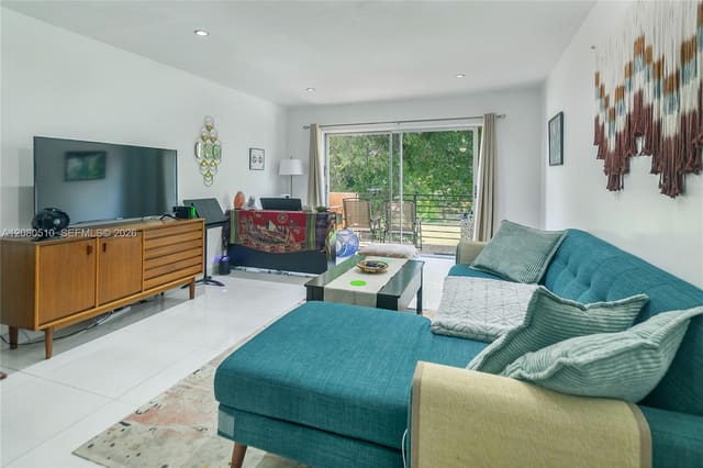 365 NE 125th Street 216, North Miami, FL 33161