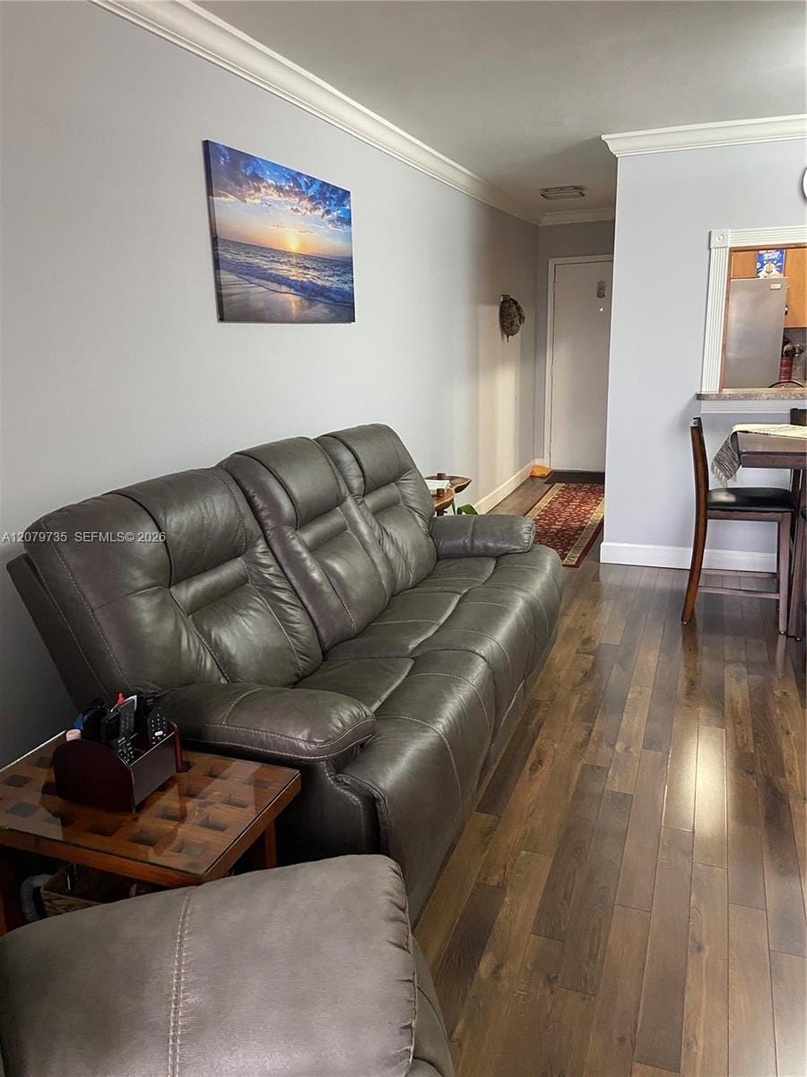 1075 W 68th Street 403 — photo 2
