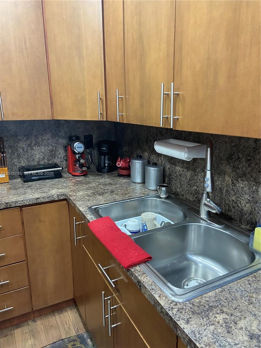 1075 W 68th Street 403 — photo 7