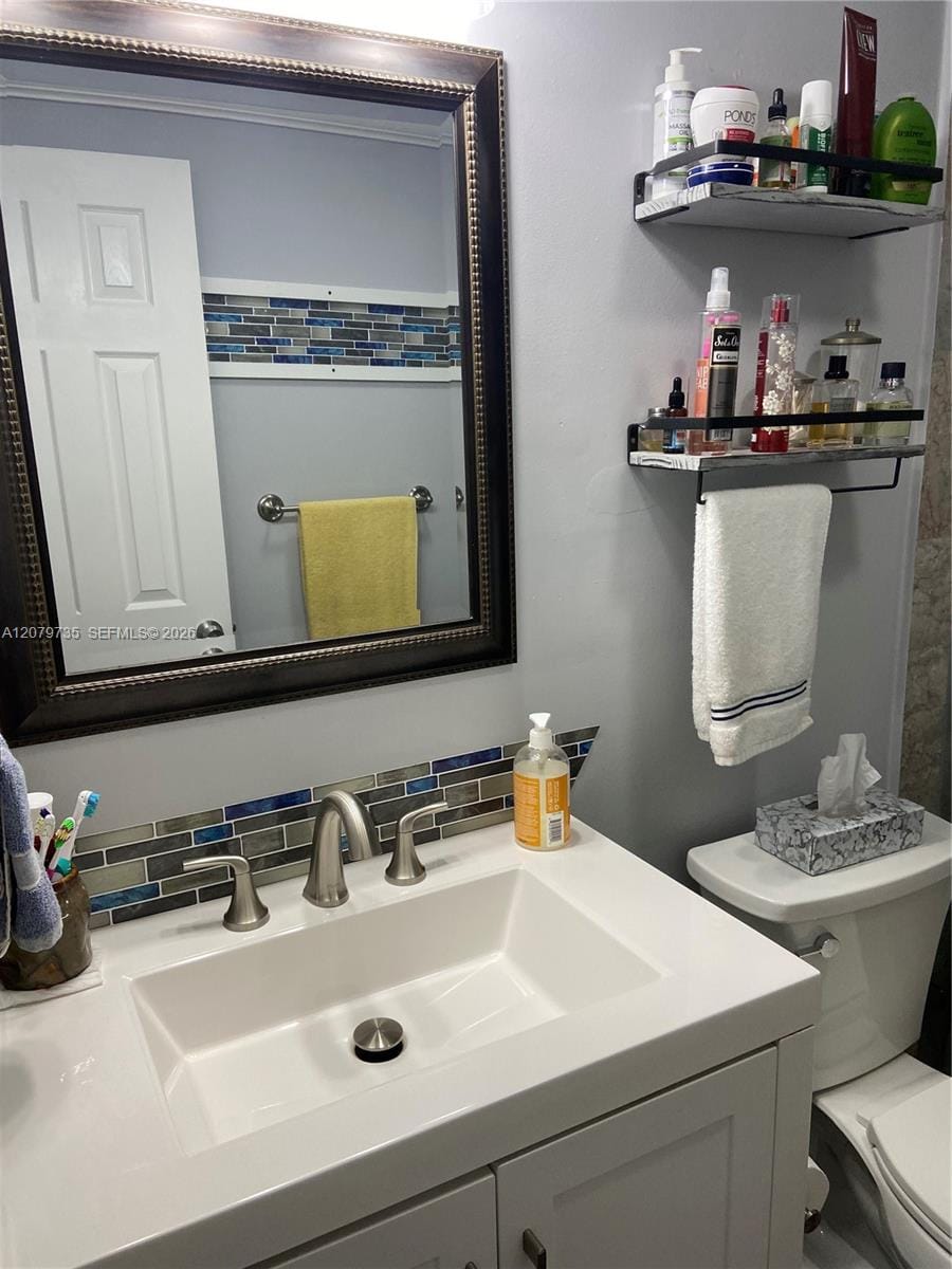 1075 W 68th Street 403 — photo 10