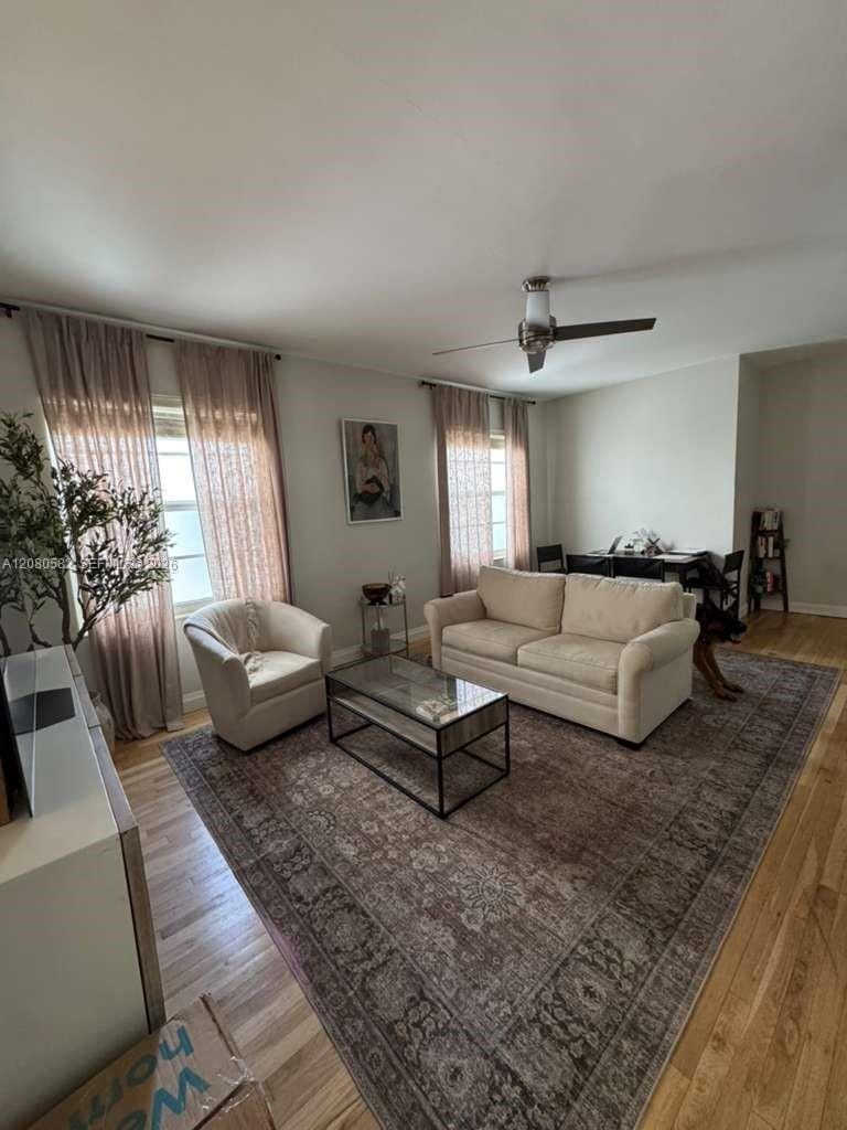 1755 Washington Avenue 2D — photo 4