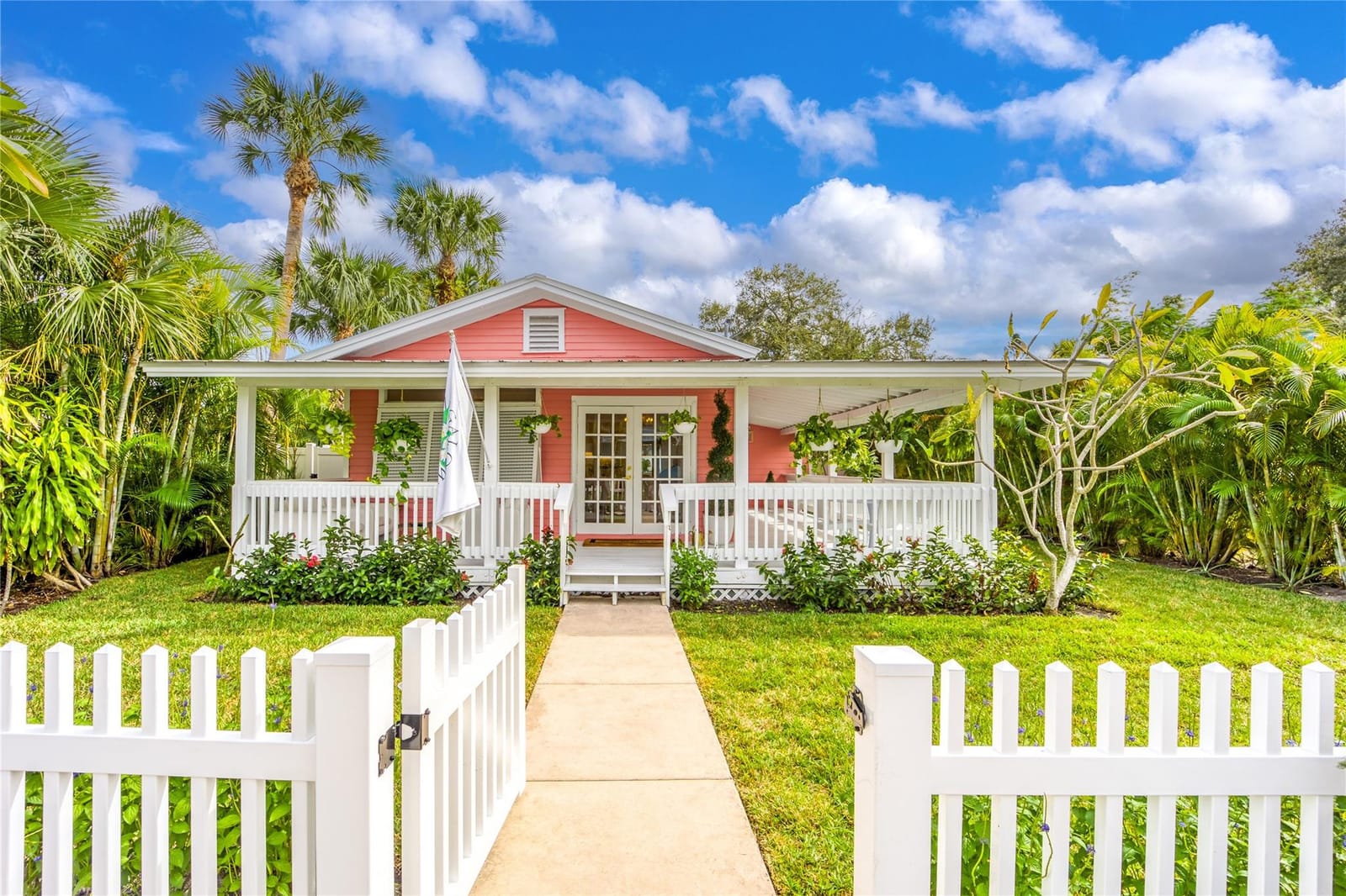 645 SW CLEVELAND Avenue, Stuart, FL 34994