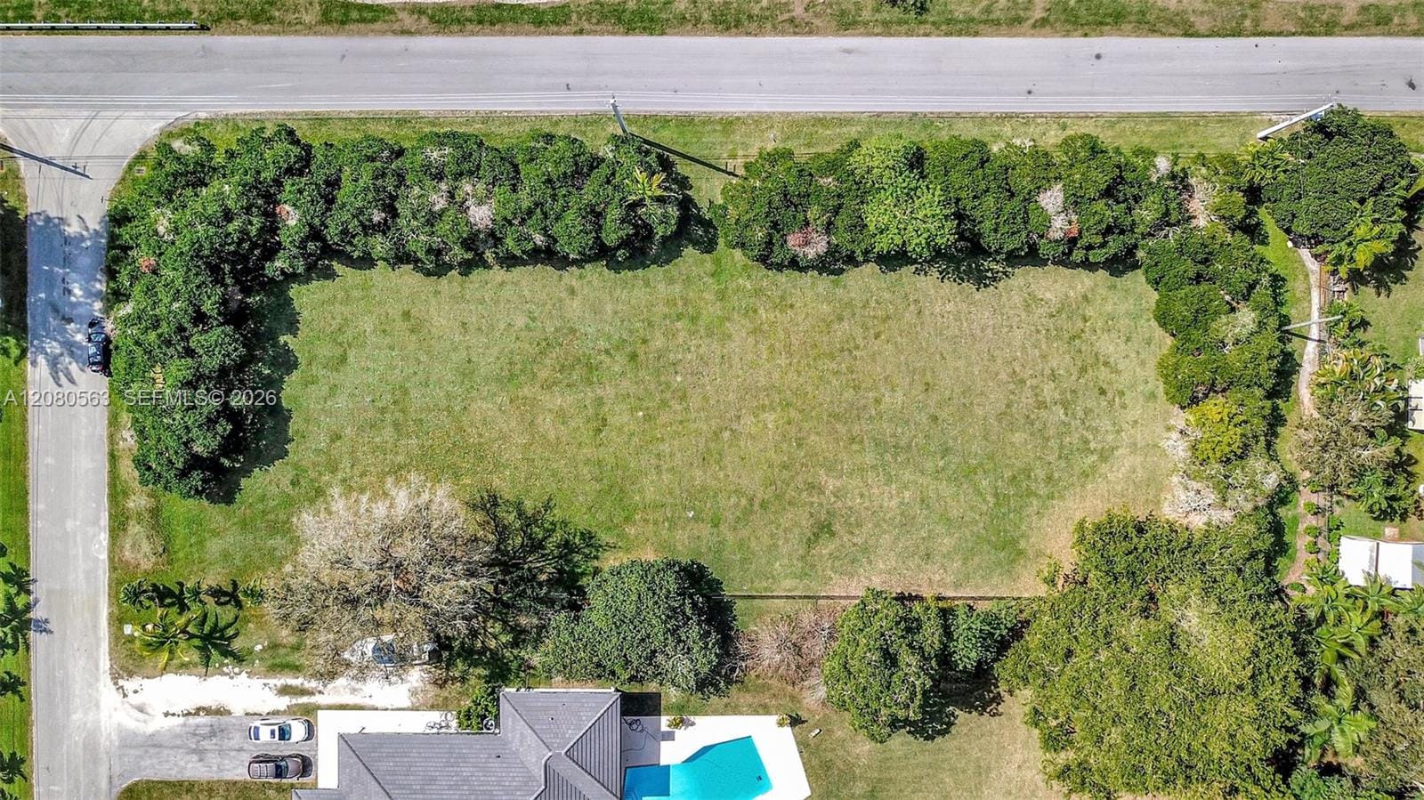 28 SW Street, Davie, FL 33330