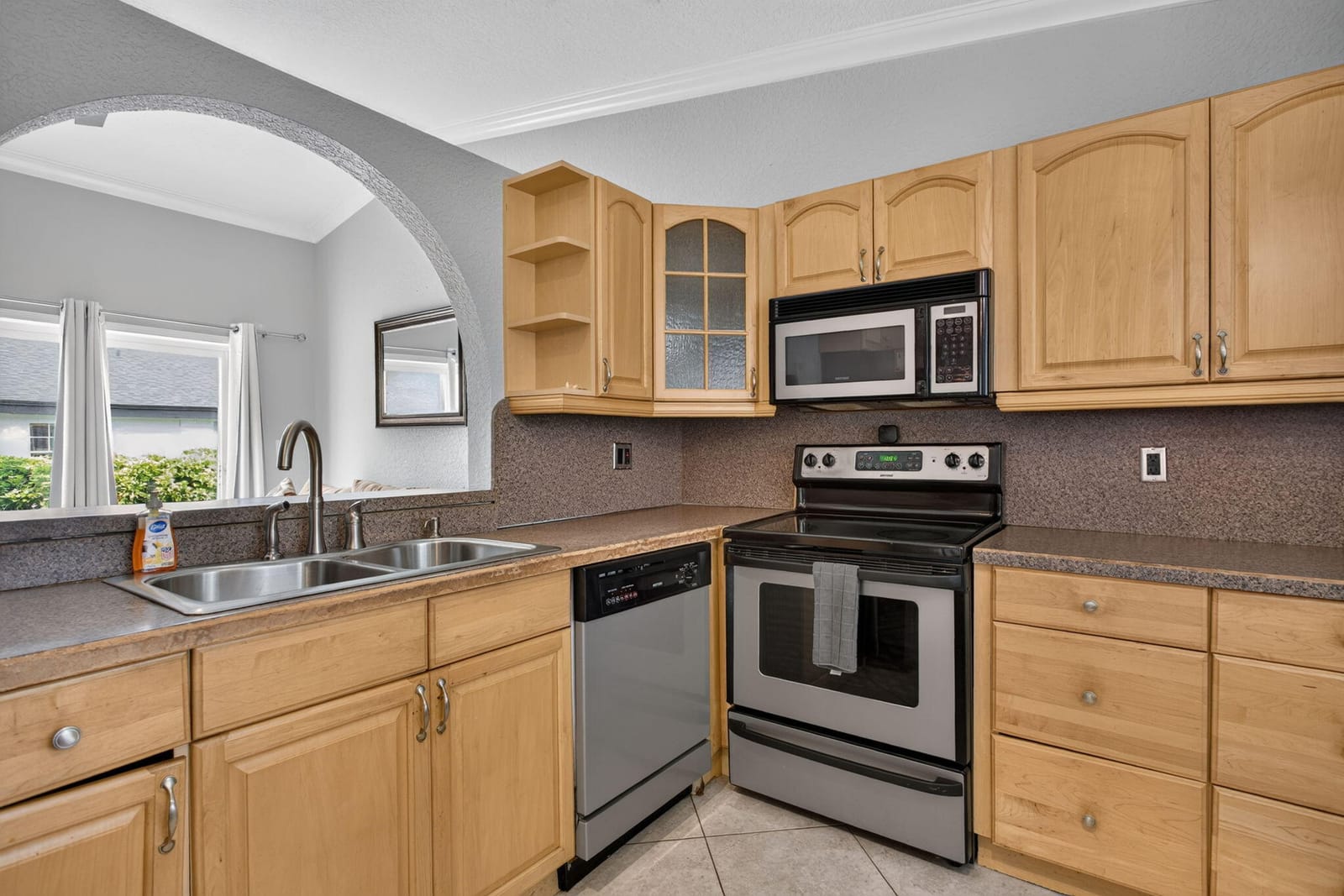 7516 NW 88th Terrace — photo 4
