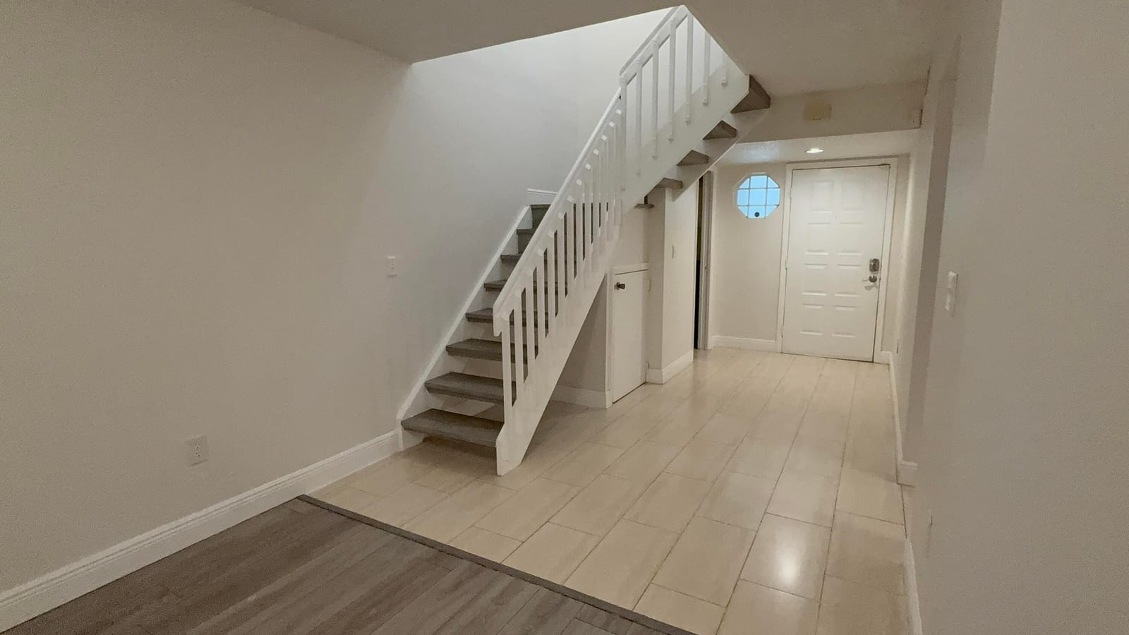 612 N UNIVERSITY Drive — photo 2