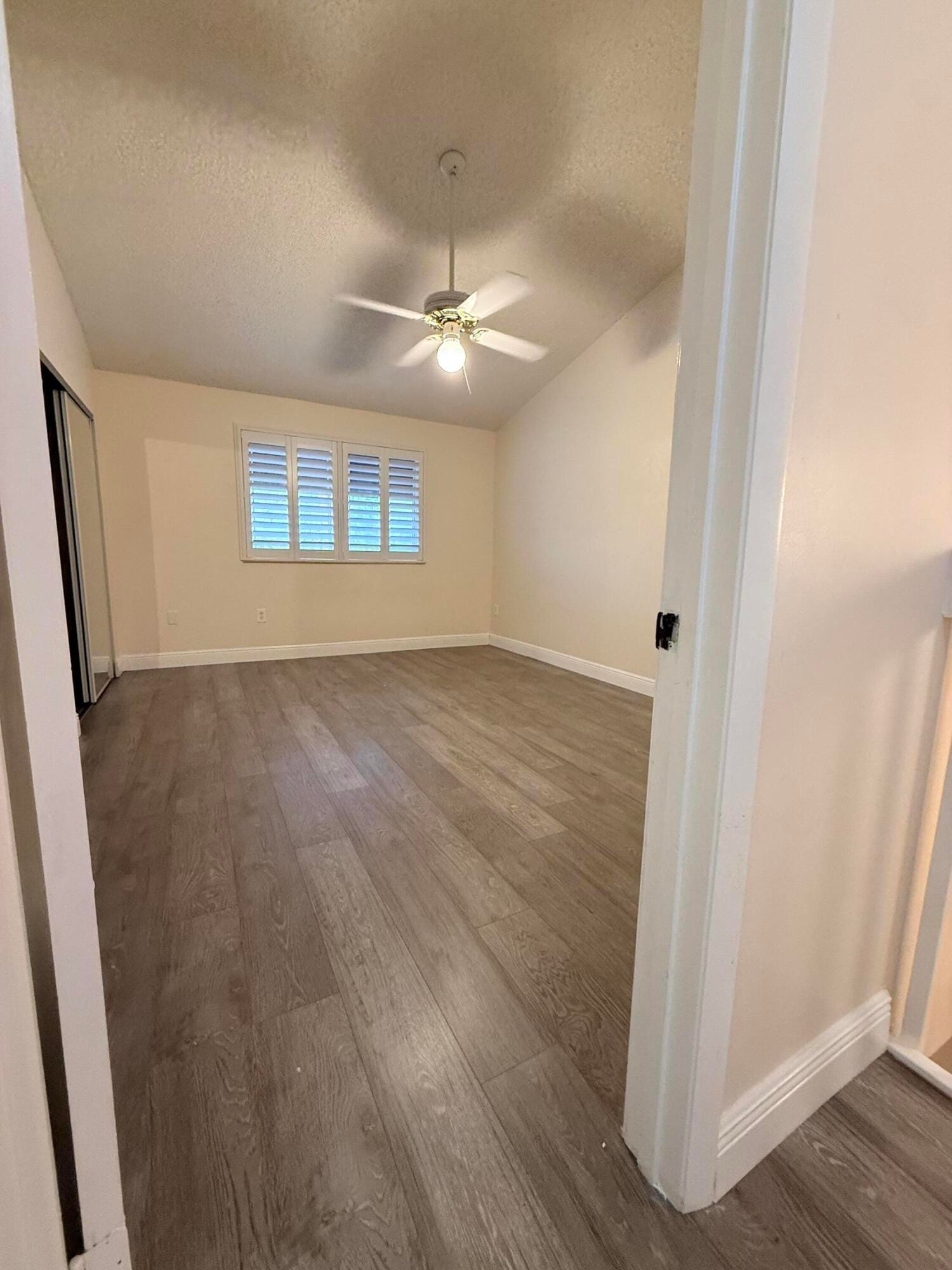 612 N UNIVERSITY Drive — photo 11