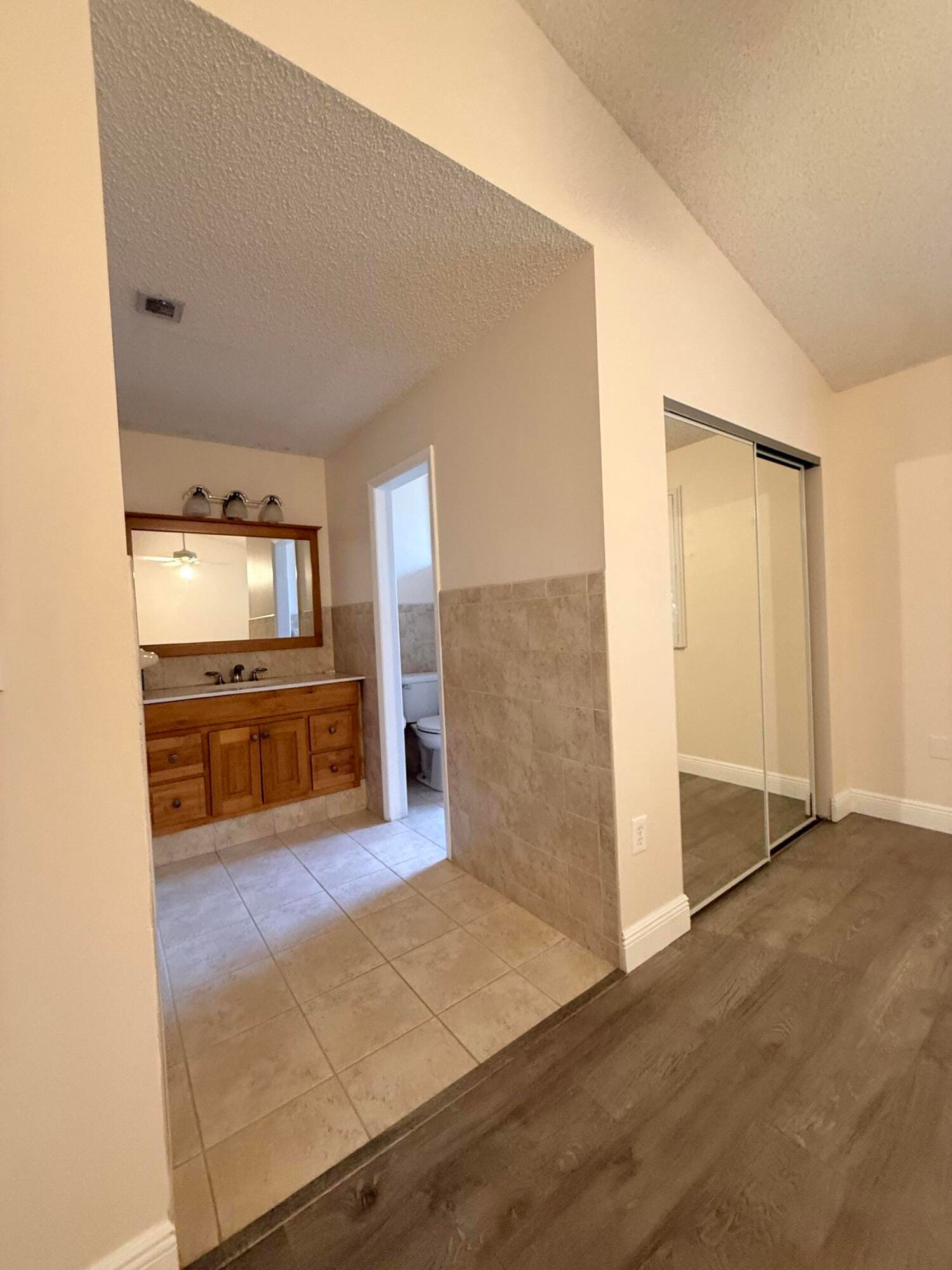 612 N UNIVERSITY Drive — photo 12